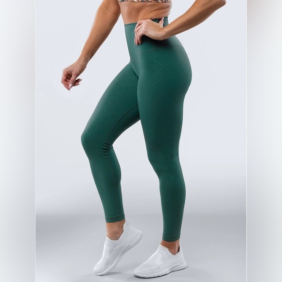 SHEFIT Pants - SheFit Boss Leggings Green Conquer Size M NWT